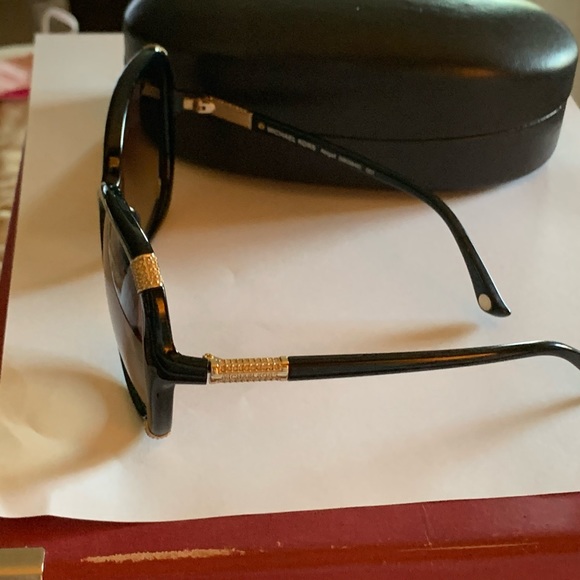 Michael Kors Black Abigail Sunglasses - Picture 5 of 7